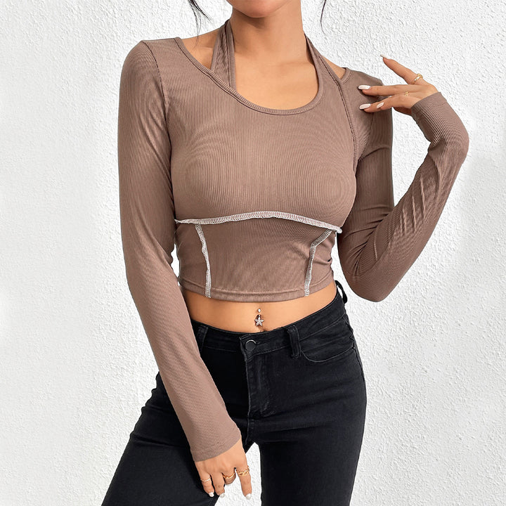 Cropped long sleeve shirt for women with a stylish twisted design and Chic & Stil color accents