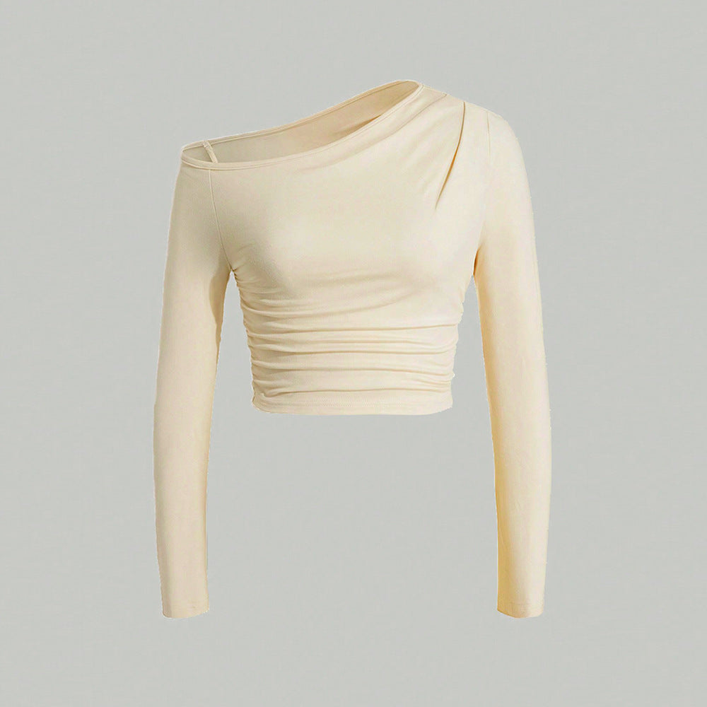 Asymmetrical short top with long sleeves for women with a slight gathered effect Chic & Stil