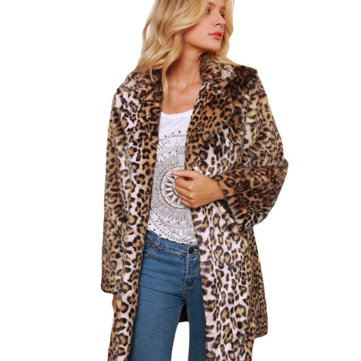 Ladies' faux fur coat with modern cut and large collar Lune London