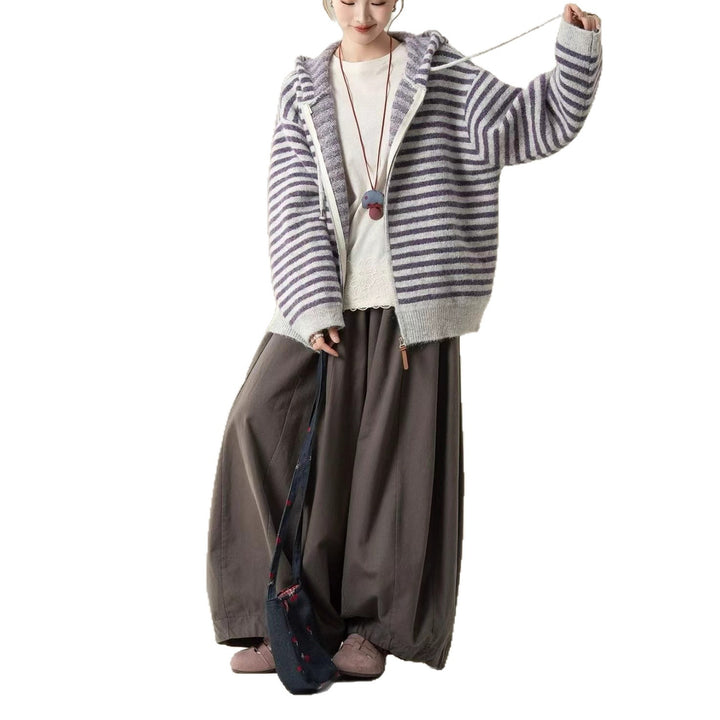 Hoodie de loisirs à rayures pour femmes avec poche kangourou et fermeture éclair intégrale Chic & Stil