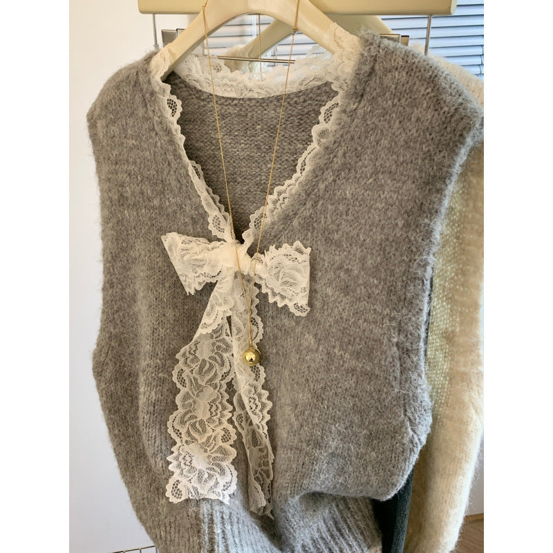 Gilet en tricot pour femmes avec un col en dentelle romantique et un détail de nœud décoratif