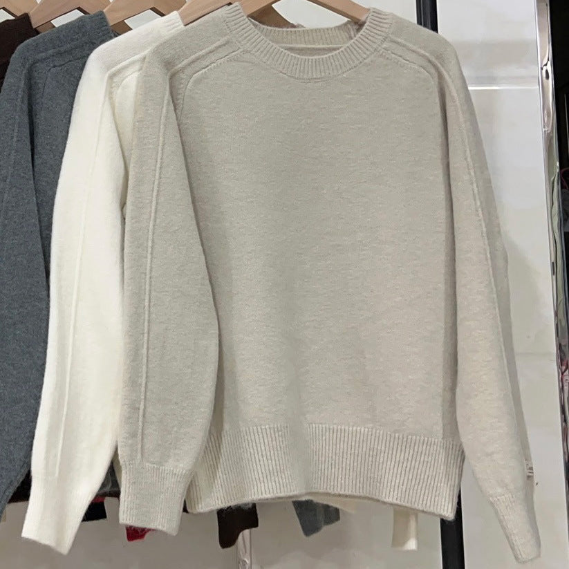 Ladies large knit sweater with loose fit and soft texture Lune London
