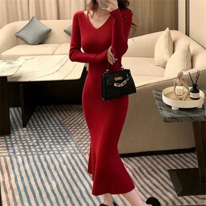 Elegant knitted dress for women with V-neck and flared skirt Lune London