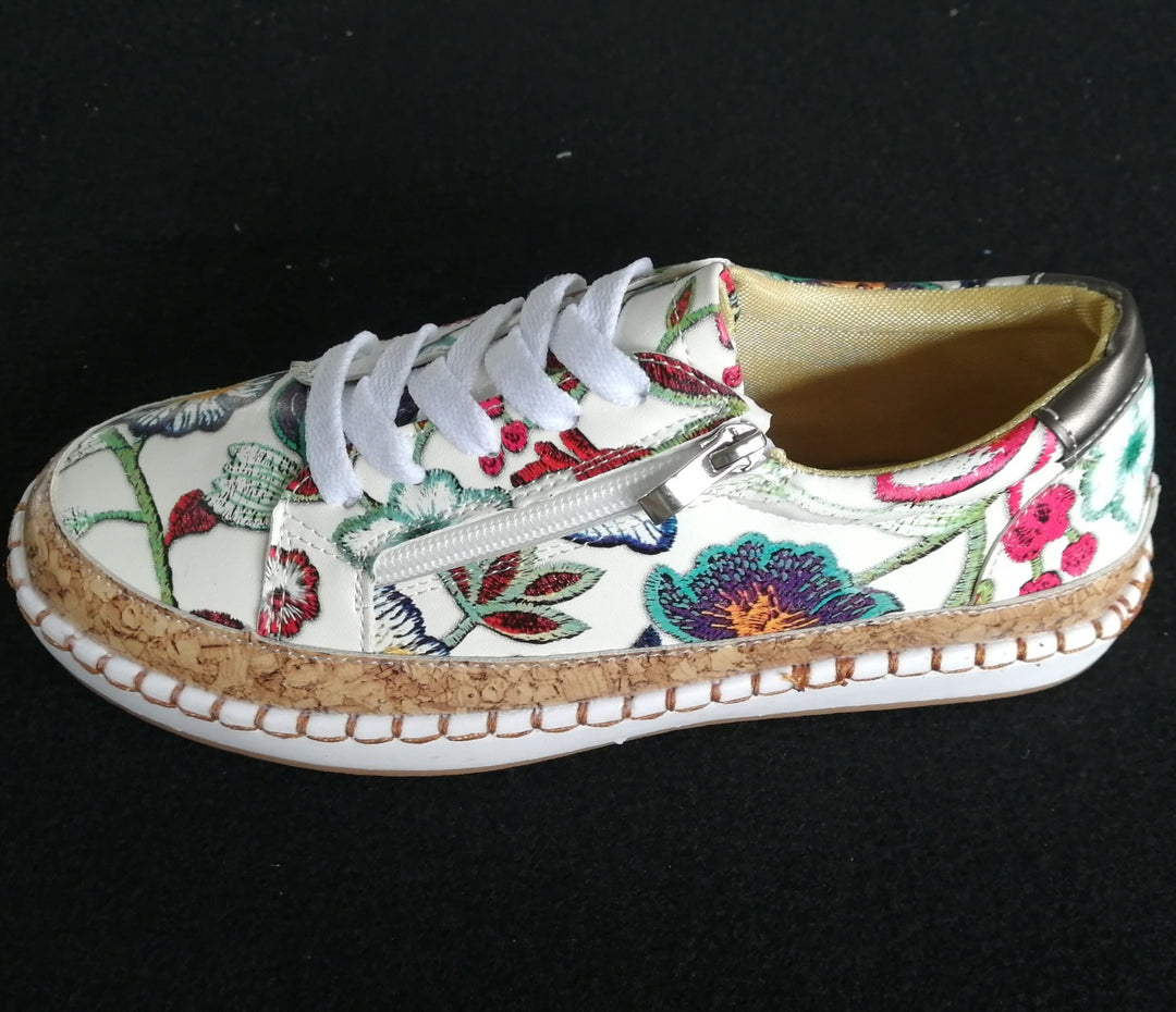 Comfortable ankle boots for ladies with cork sole and zipper Lune London