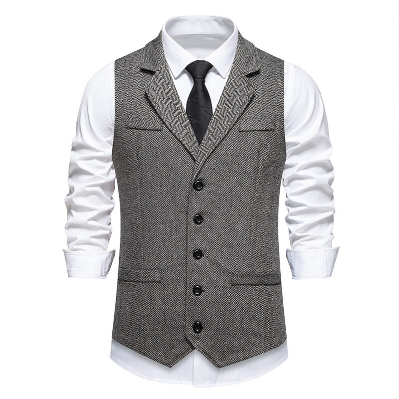 Men's suit vest with an elegant herringbone pattern and practical pockets Lune London