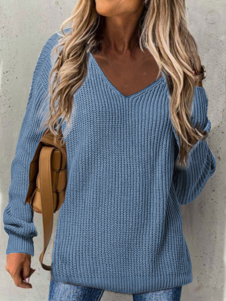 Thick knit V-neck pullover for women with a relaxed fit Lune London
