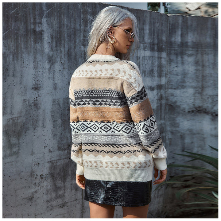 Knitted sweater for women with ethnic pattern and relaxed fit Lune Londonl