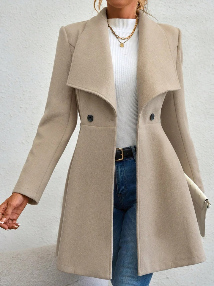 Manteau en laine élégant pour femmes avec revers à la mode et patte de boutonnage double Chic & Stil