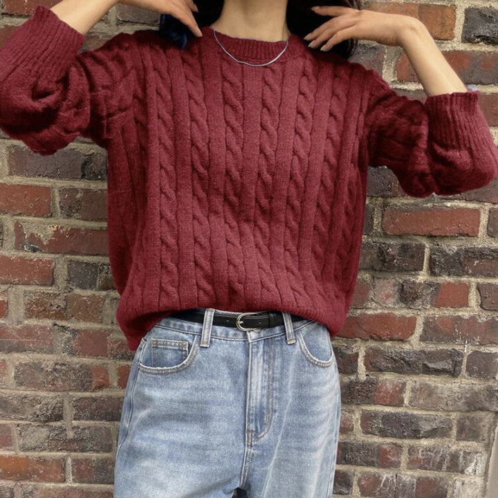 Women's chunky knit sweater with cable pattern Lune London