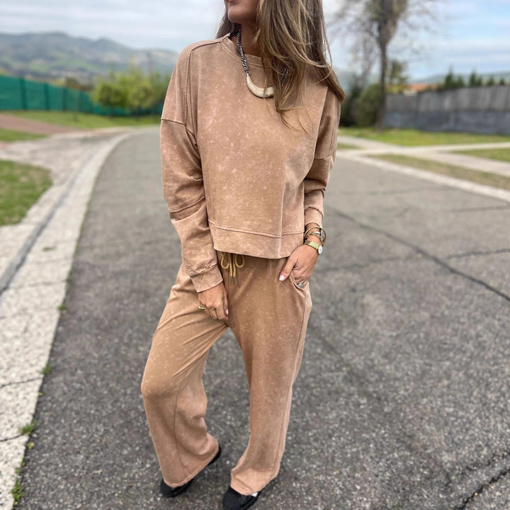 Lune London casual hoodie and sweatpants set for ladies