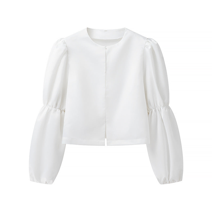 Women’s blouse with voluminous balloon sleeves and an elegant round neck Lune London