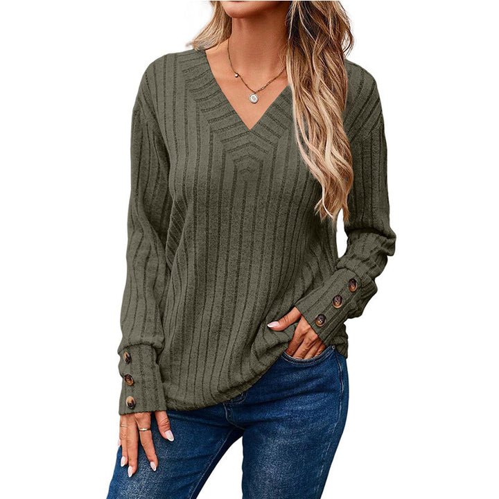 Casual women's V-neck sweater with textured ribbing design and elegant button details Lune London