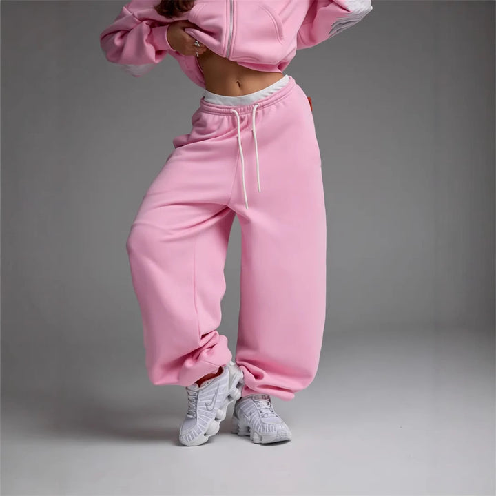 Casual pants for women with a loose fit and elastic waistband Lune London