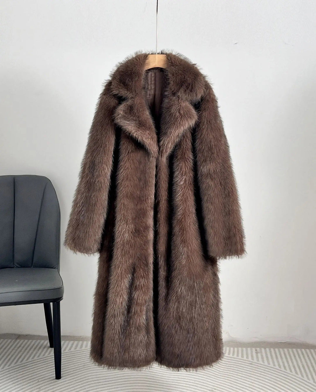 Women's Luxurious Faux Fur Coat In Generous Design Lune London