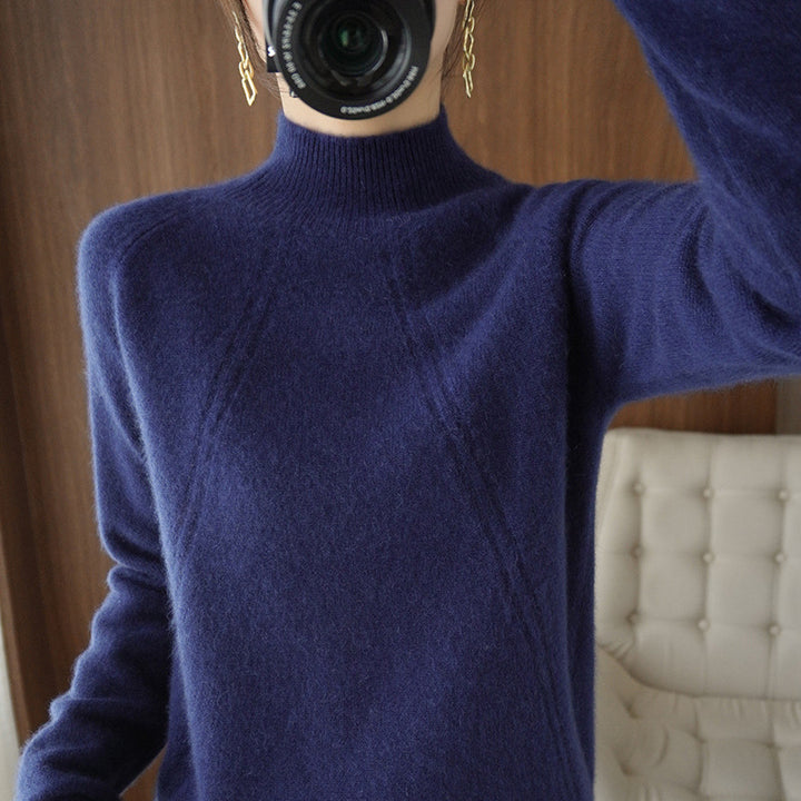 Cozy turtleneck sweater for women in fine material with a relaxed fit Lune London