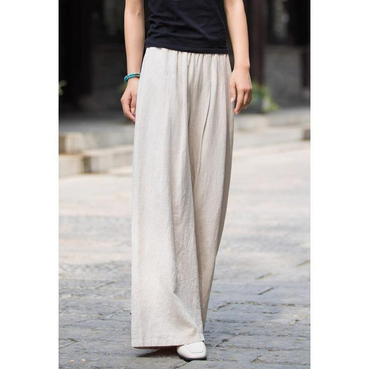 Linen trousers for women in loose fit with elastic waistband and practical pockets Lune London
