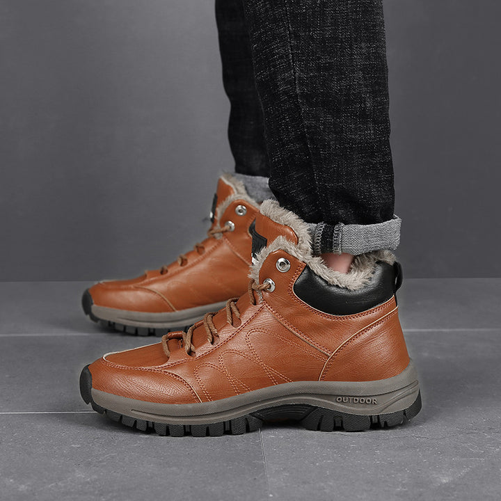 Ladies' hiking boots with insulated lining and non-slip sole Lune London