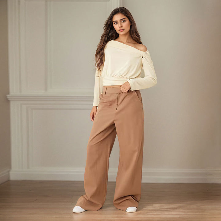 Elegant off-shoulder top for women with draped design and gathers Chic & Stil