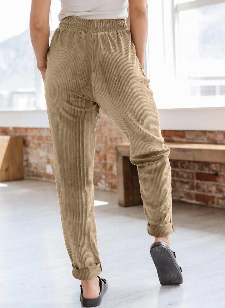 Leisure pants for women with elastic waistband and practical pockets Lune London