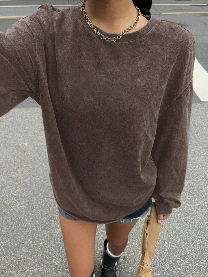 Casual sweatshirt for women with oversized fit and soft material Lune London