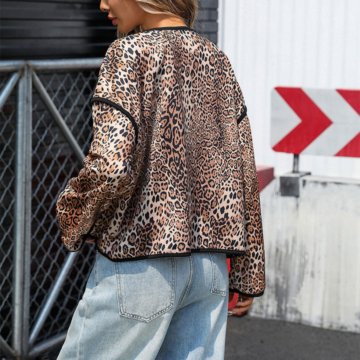 Casual women's jacket with leopard print, open pockets and contrasting details Lune London