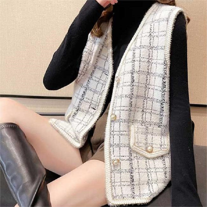 Women's elegant knitted vest with contrasting details Lune London
