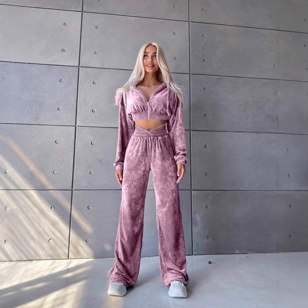 Sporty velvet loungewear set for women with cropped top and wide legs Lune London