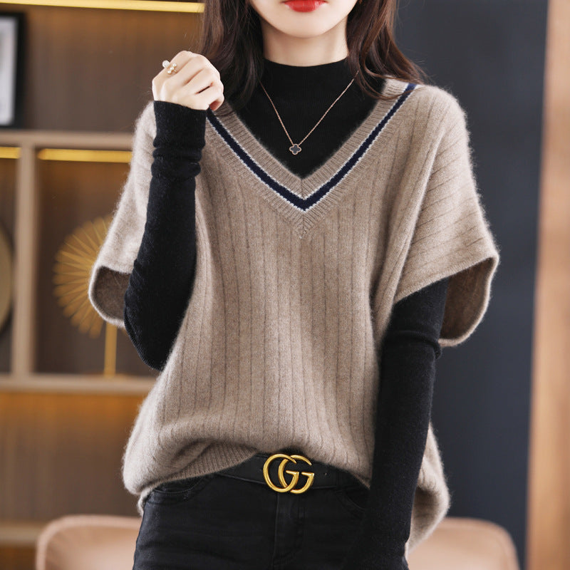 Knitted top for women with V-neck and sporty pattern Lune London