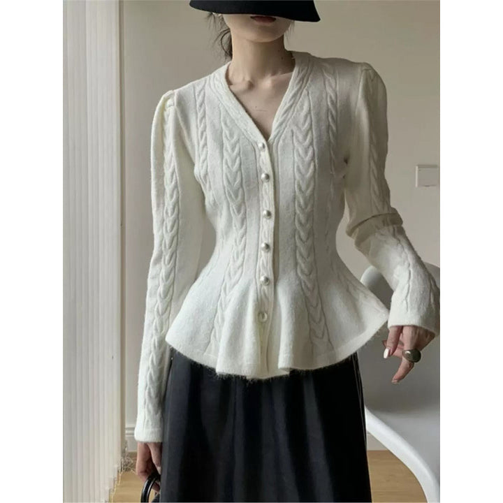 Cardigan pour femmes avec coupe ajustée et motif en corde Chic & Stil
