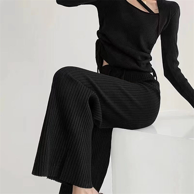 Pull enveloppant pour femmes avec un élégant design côtelé et un col en V Chic & Stil