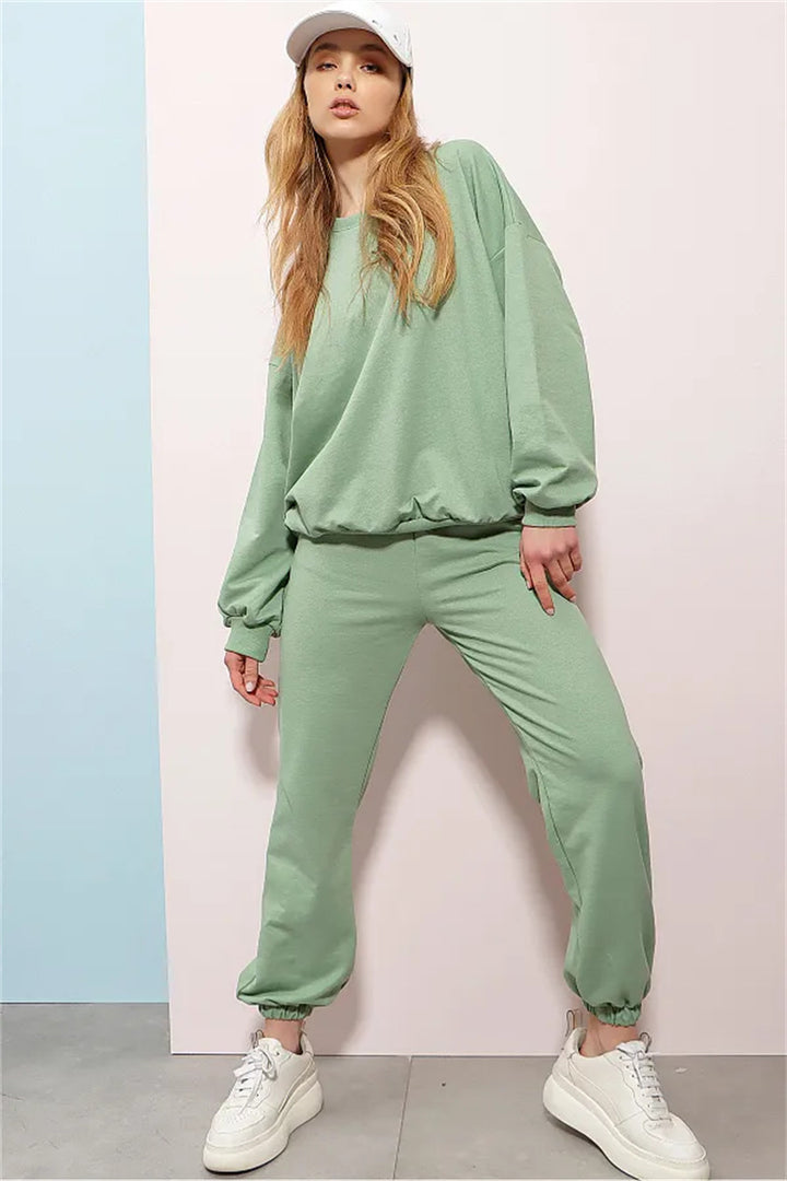 Casual set for women with loose top and comfortable pants Lune London