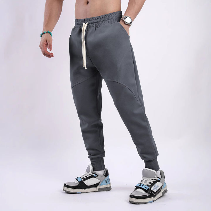 Comfortable jogging pants for men with elastic waistband and side pockets Lune London