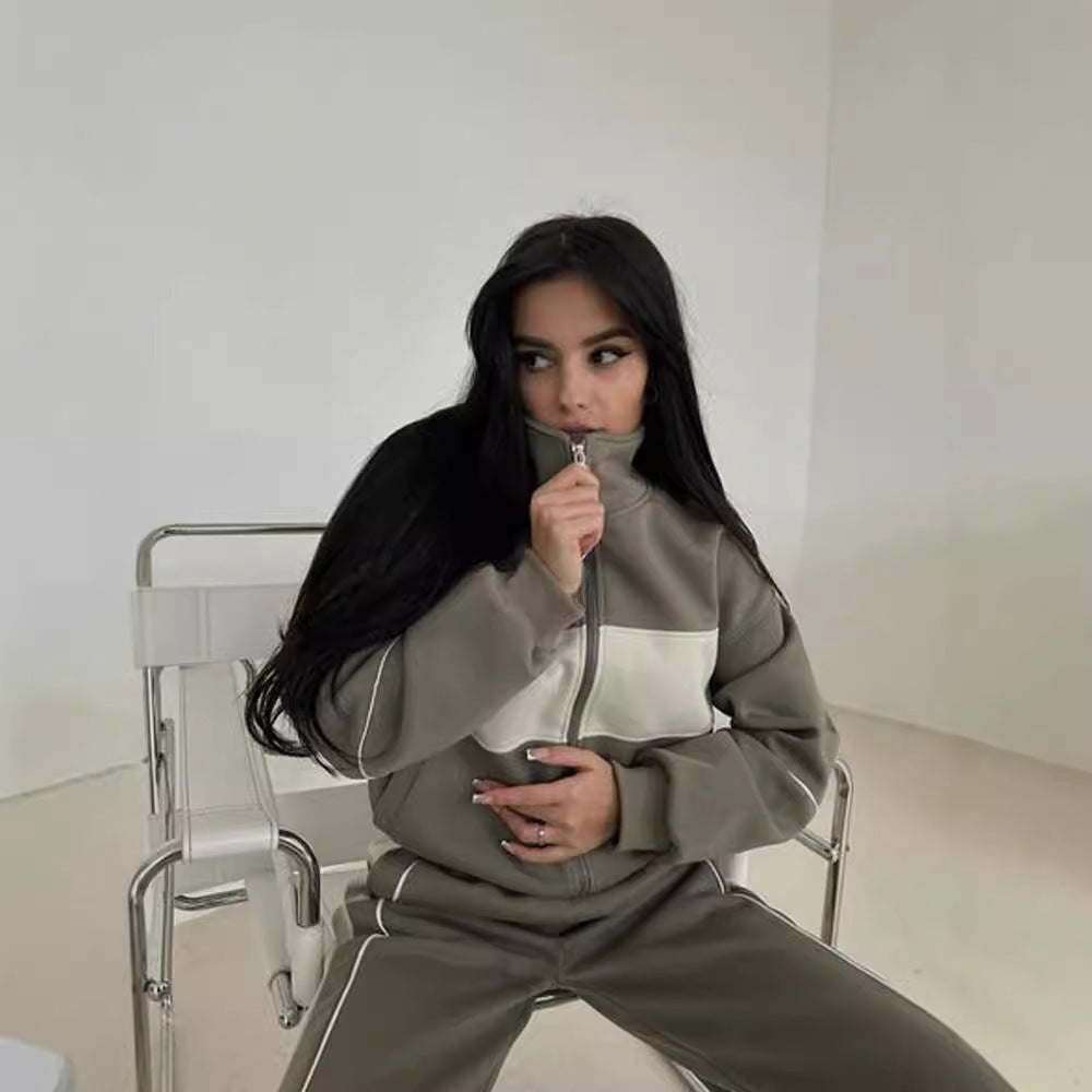 Women's sports tracksuit set with functional material Lune London