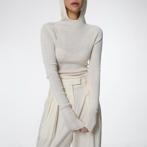 Ladies highly fitted turtleneck with thumb holes and structured design Lune London
