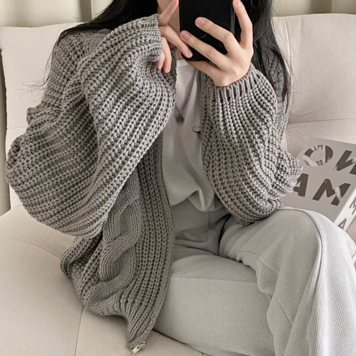 Cardigan femme en maille épaisse avec des manches volumineuses et un devant ouvert Chic & Stil