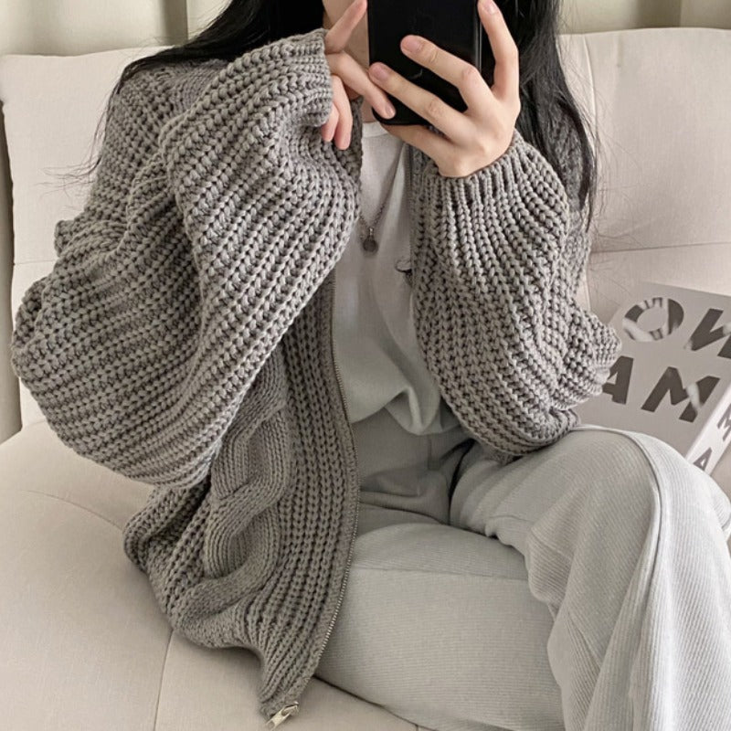 Cardigan confortable pour femme avec des manches volumineuses et un design moderne Chic & Stil