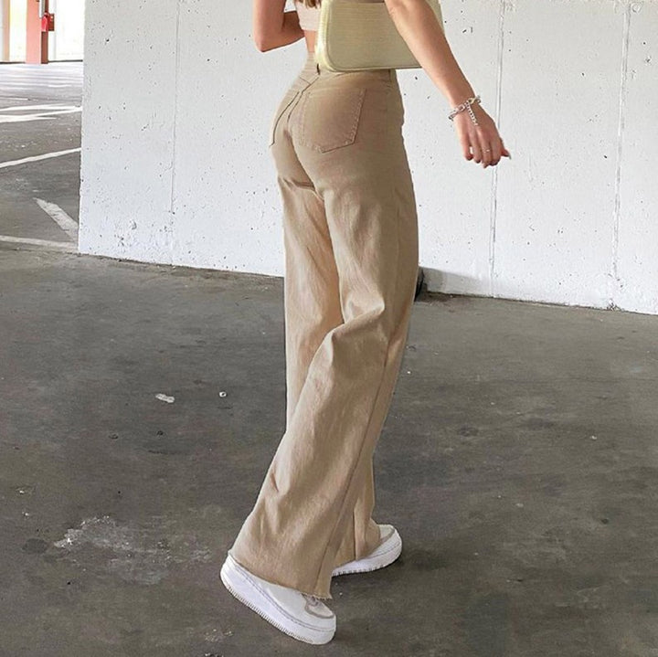 Women wide high-waist jeans in a casual cut with elegant tailoring Lune London