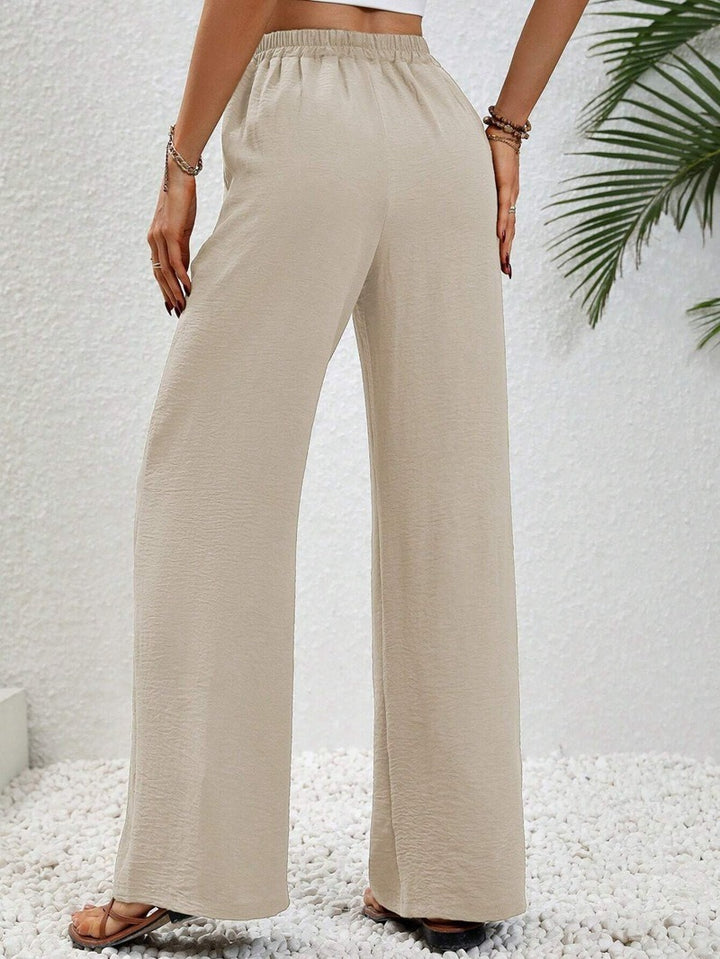 Casual palazzo pants for women with elastic waistband and practical pockets Lune London