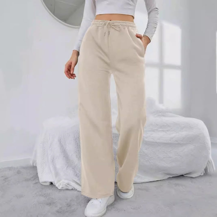 Wide and comfortable jogger pants for ladies with an elastic waistband and side pockets Lune London