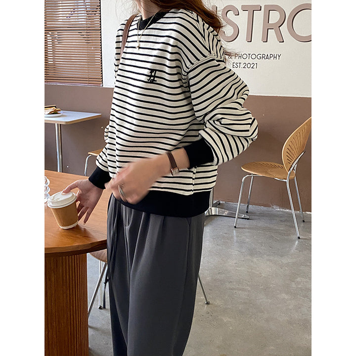Women's casual round neck sweatshirt with stripes Chic & Stil