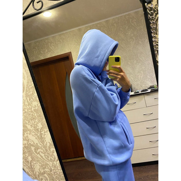 Women's loungewear set with comfortable hoodie and comfortable jogger pants Lune London