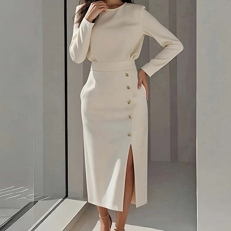 Robe Midi Élégante pour Femmes avec Détail de Bouton et Fente Latérale Chic & Stil