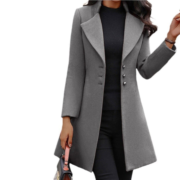 Ladies elegant jacket with classic details and a slim silhouette Lune London