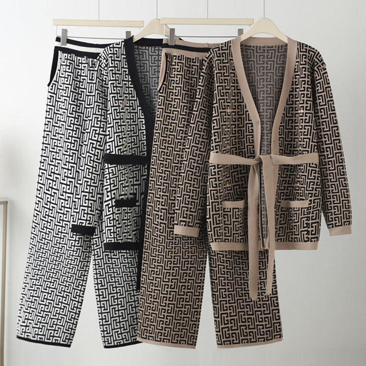 Casual knit loungewear set for women with geometric pattern Lune London