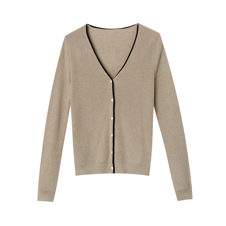 Ladies fashionable cardigan with V-neckline and button details Chic & Stil