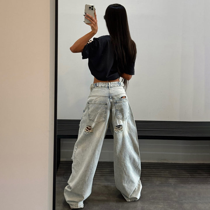 Cargo pants for women with a relaxed fit and striking tear details Lune London