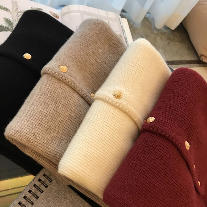 Ladies luxurious cardigan with chic button details and style