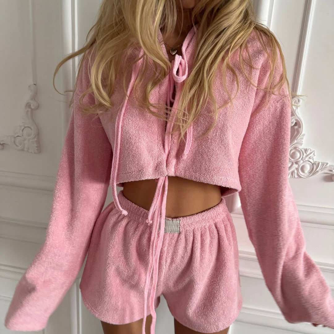 Casual crop set for women with sporty hoodie and elastic shorts Lune London