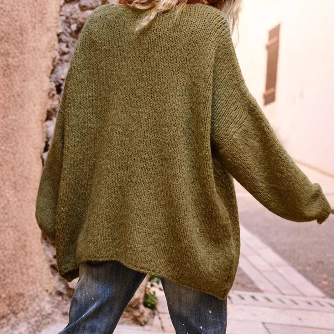 Casual oversized pullover for women with heart-shaped applications Lune London