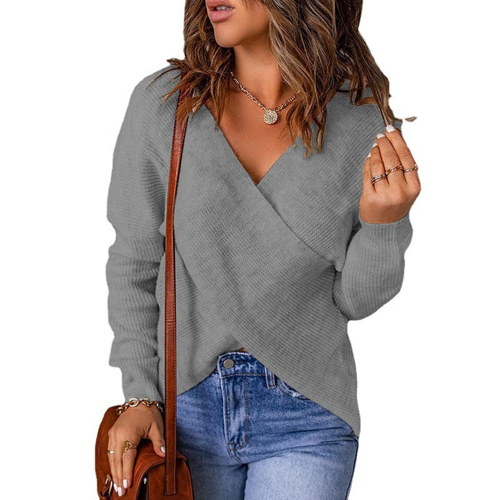 Casual pullover for women with deep V-neck and textured fabric Lune London